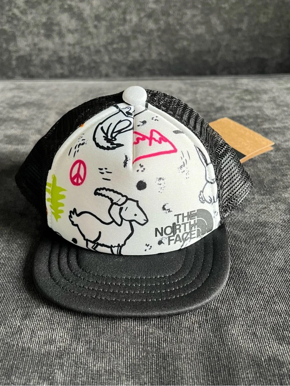 NWT The North Face Kids Trucker Hat Size XS (6-24 Months)
